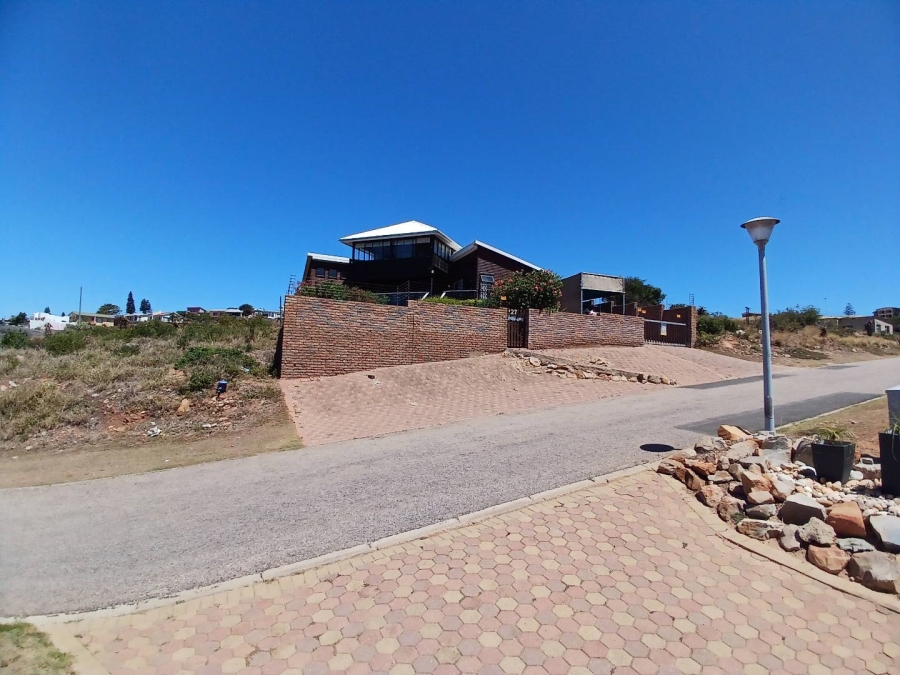 5 Bedroom Property for Sale in De Bakke Western Cape